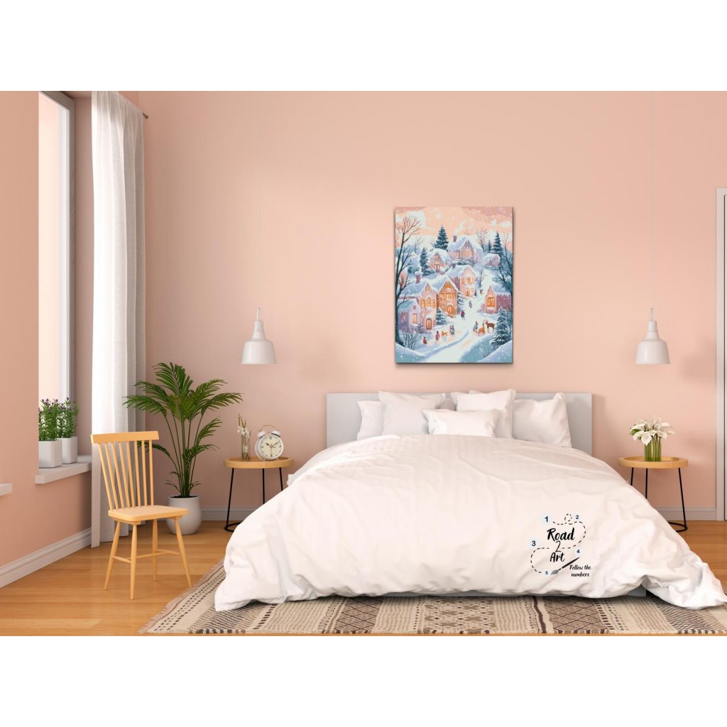 vintermotiv med tallar, snöfall och blå kvällshimmel